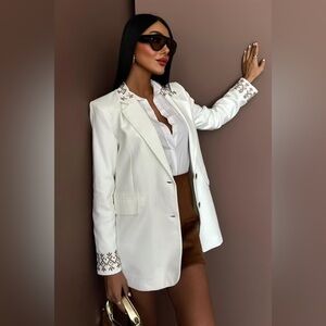 Women's White Embroidered Collar Blazer